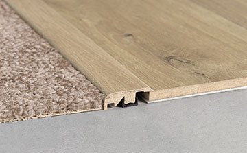 Perfil laminado incizo 5 em 1 p acabamentos Ipê Ábano-1,80m
