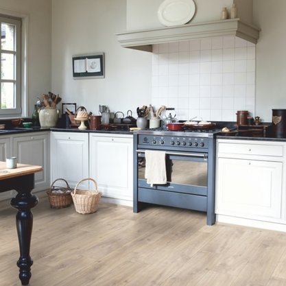 Piso Laminado click Smart 190x1200x7mm Carvalho Natural Havana com Marcas de Serra Quick Step