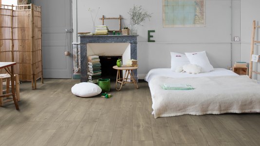 Piso Laminado Eligna Wide 190x1380x8mm Quick Step Carvalho Café