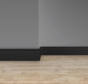 Rodapé Preto PVC com um friso 10cm Altura - Barra de 2m