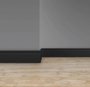 Rodapé Preto PVC com um friso 7cm Altura - Barra de 2m